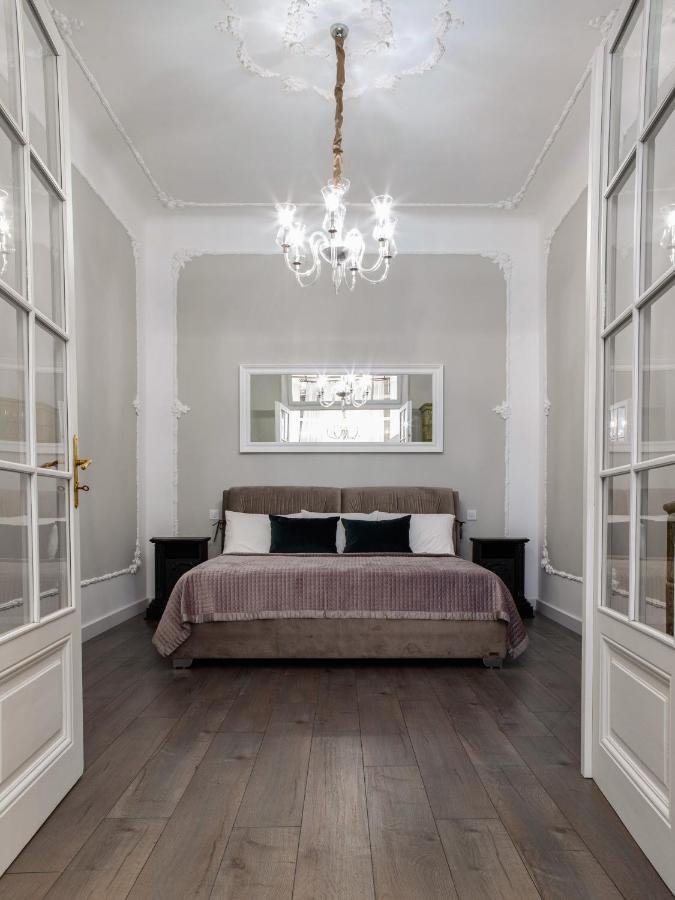 3 Room Apartments , Rohatyntsyv Street Lviv Extérieur photo