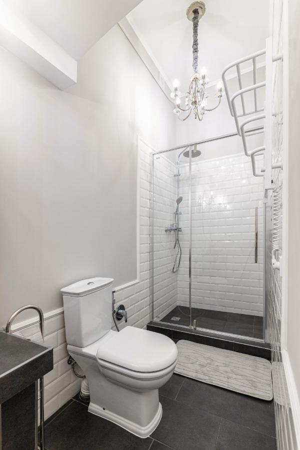 3 Room Apartments , Rohatyntsyv Street Lviv Extérieur photo